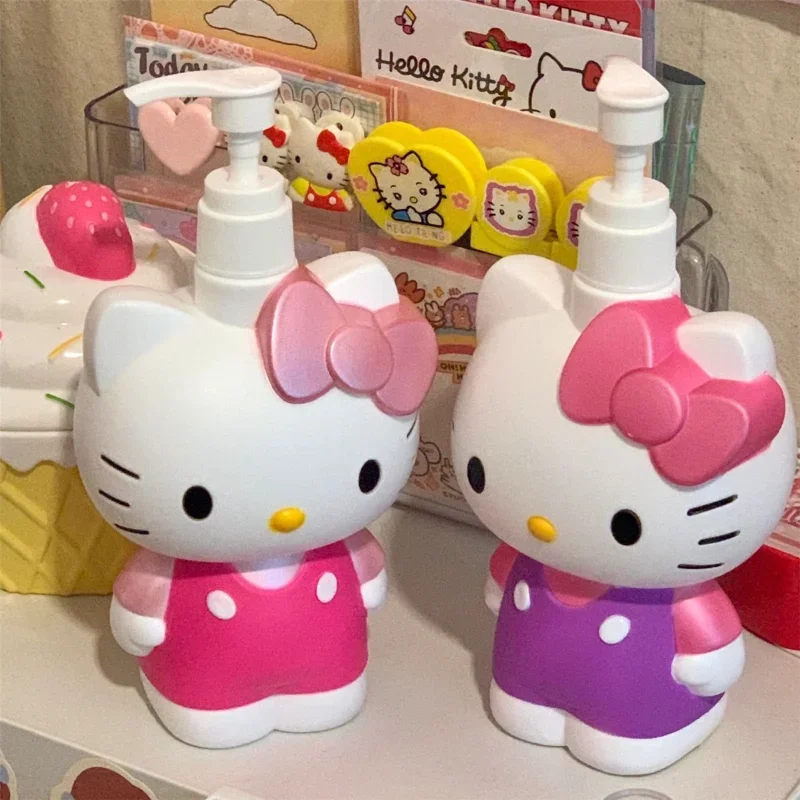헬로 키티 스퀴즈 병 샤워 젤 손 소독제 접시 비누 액체 500ML, 귀여운 만화 애니메이션 소녀 하트 대용량 병 title=헬로 키티 스퀴즈 병 샤워 젤 손 소독제 접시 비누 액체 500ML, 귀여운 만화 애니메이션 소녀 하트 대용량 병 
