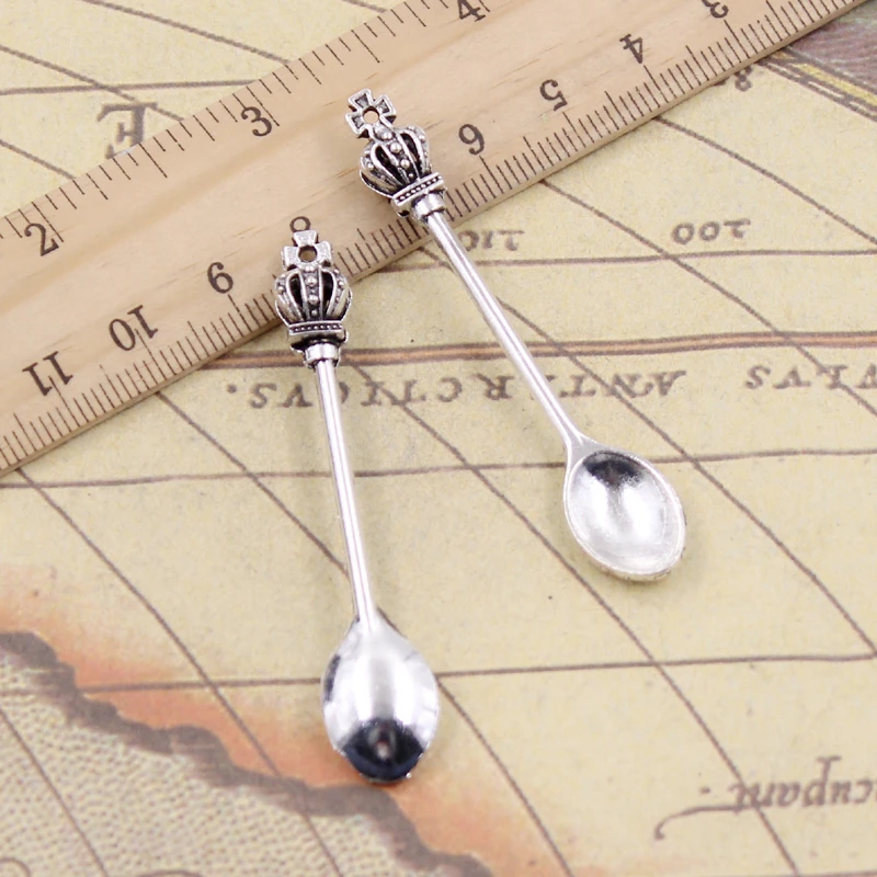10pcs 매력 주방 크라운 스푼 59x11mm 티벳 청동 실버 컬러 펜던트 골동품 보석 만들기 DIY 수제 공예 title=10pcs 매력 주방 크라운 스푼 59x11mm 티벳 청동 실버 컬러 펜던트 골동품 보석 만들기 DIY 수제 공예 