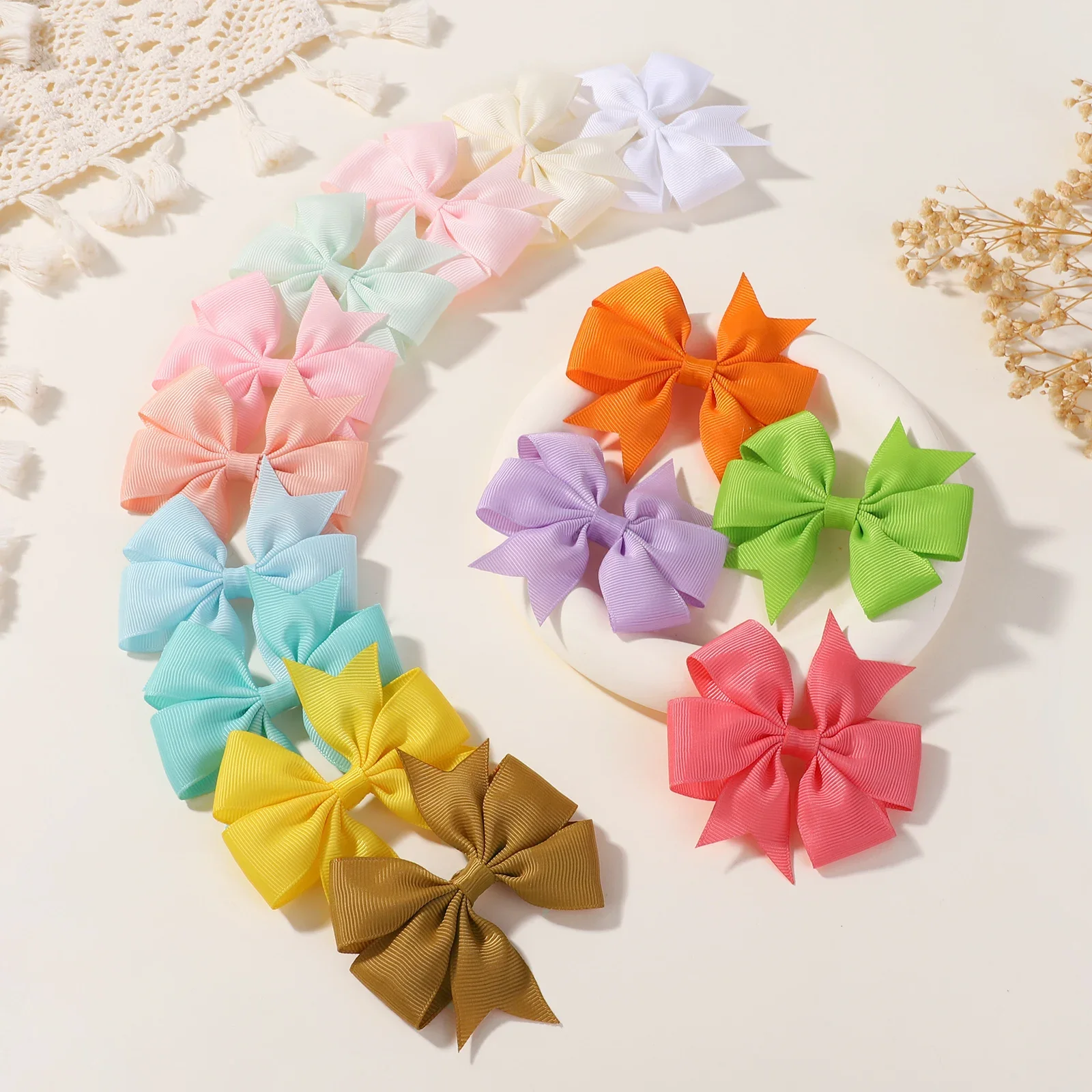 20/40Pcs 아기 소녀를위한 달콤한 무작위 캔디 컬러 활 헤어 클립 세트 귀여운 리본 머리핀 어린이 모자를 쓰고 있죠 헤어 액세서리 선물
