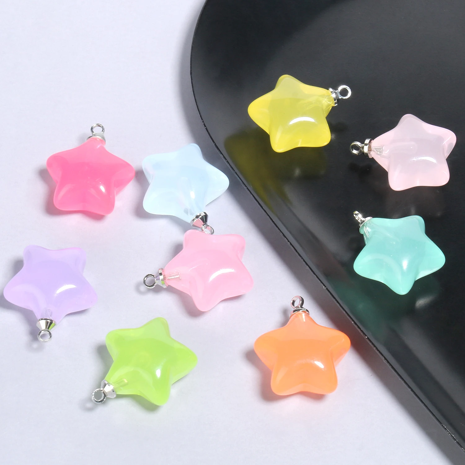 10 개/몫 20x17.5mm 여러 가지 빛깔의 아크릴 매력 스타 매력 펜던트 쥬얼리 만들기 Diy 키 체인 팔찌 목걸이 액세서리 title=10 개/몫 20x17.5mm 여러 가지 빛깔의 아크릴 매력 스타 매력 펜던트 쥬얼리 만들기 Diy 키 체인 팔찌 목걸이 액세서리 