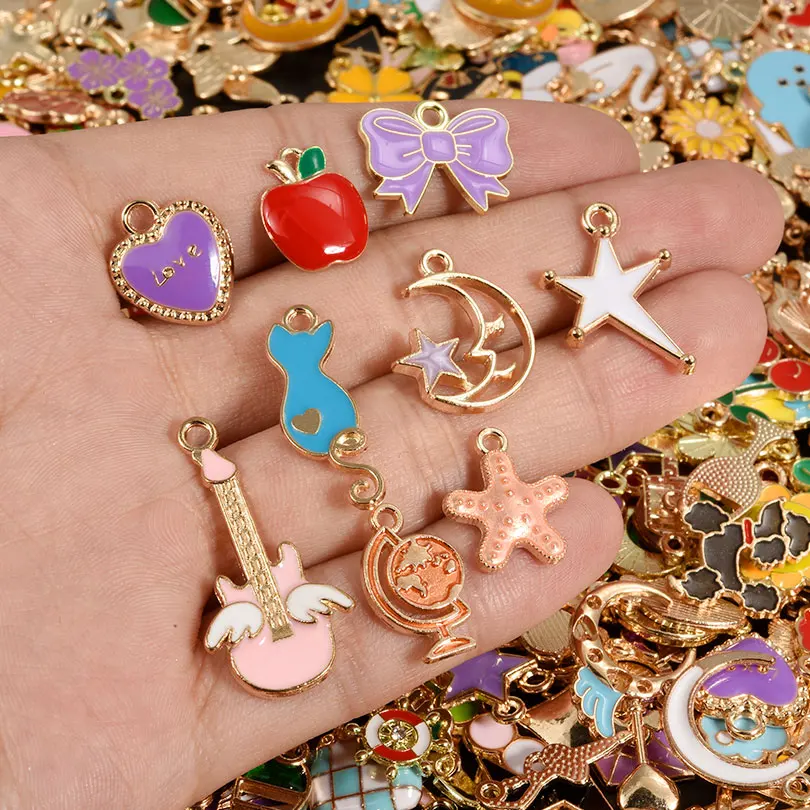 30/60/100pcs 쥬얼리에 대 한 무작위 믹스에 나 멜/드립 오일 매력 대량 귀여운 매력 꽃 심장 동물 음악 DIY 팔찌 펜 던 트 만들기