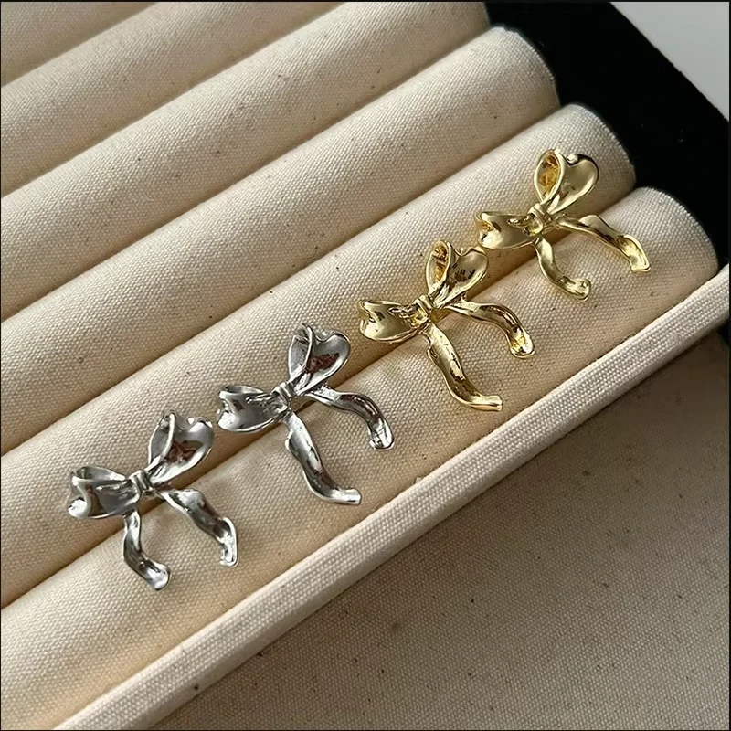 FTCY 여성을위한 빈티지 금속 Bowknot 귀걸이 달콤한 우아한 골드 컬러 여성 스터드 귀걸이 크리스마스 파티 쥬얼리