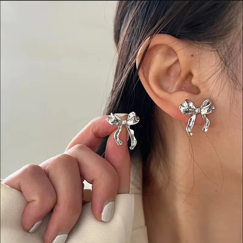 FTCY 여성을위한 빈티지 금속 Bowknot 귀걸이 달콤한 우아한 골드 컬러 여성 스터드 귀걸이 크리스마스 파티 쥬얼리