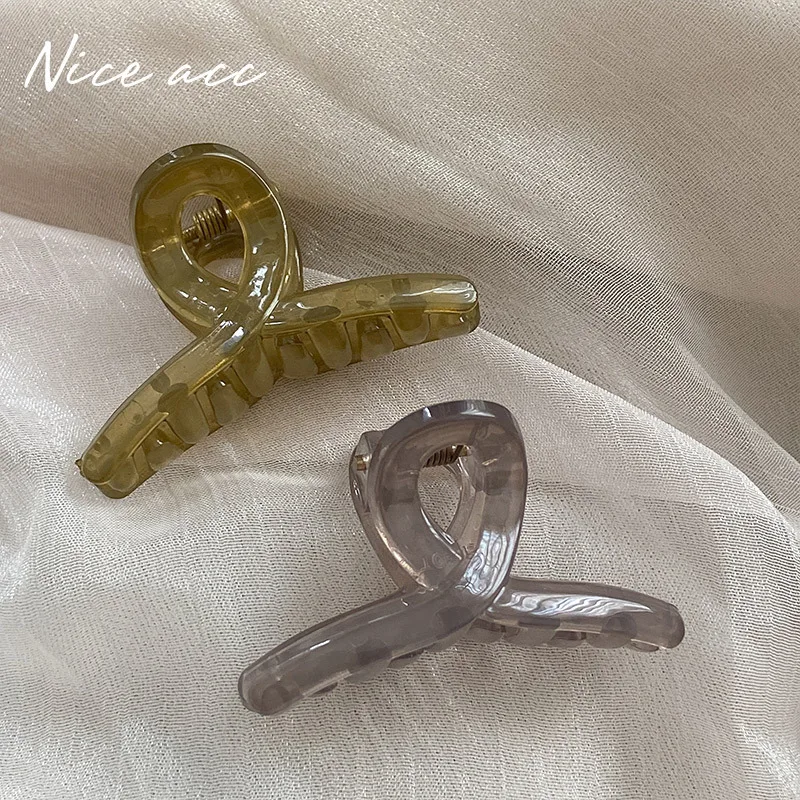 4pcs 미니 귀여운 발톱 클립 작은 소녀 머리 발톱 반투명 앞머리 사이드 클립 작은 상어 클립 여성 헤어 액세서리