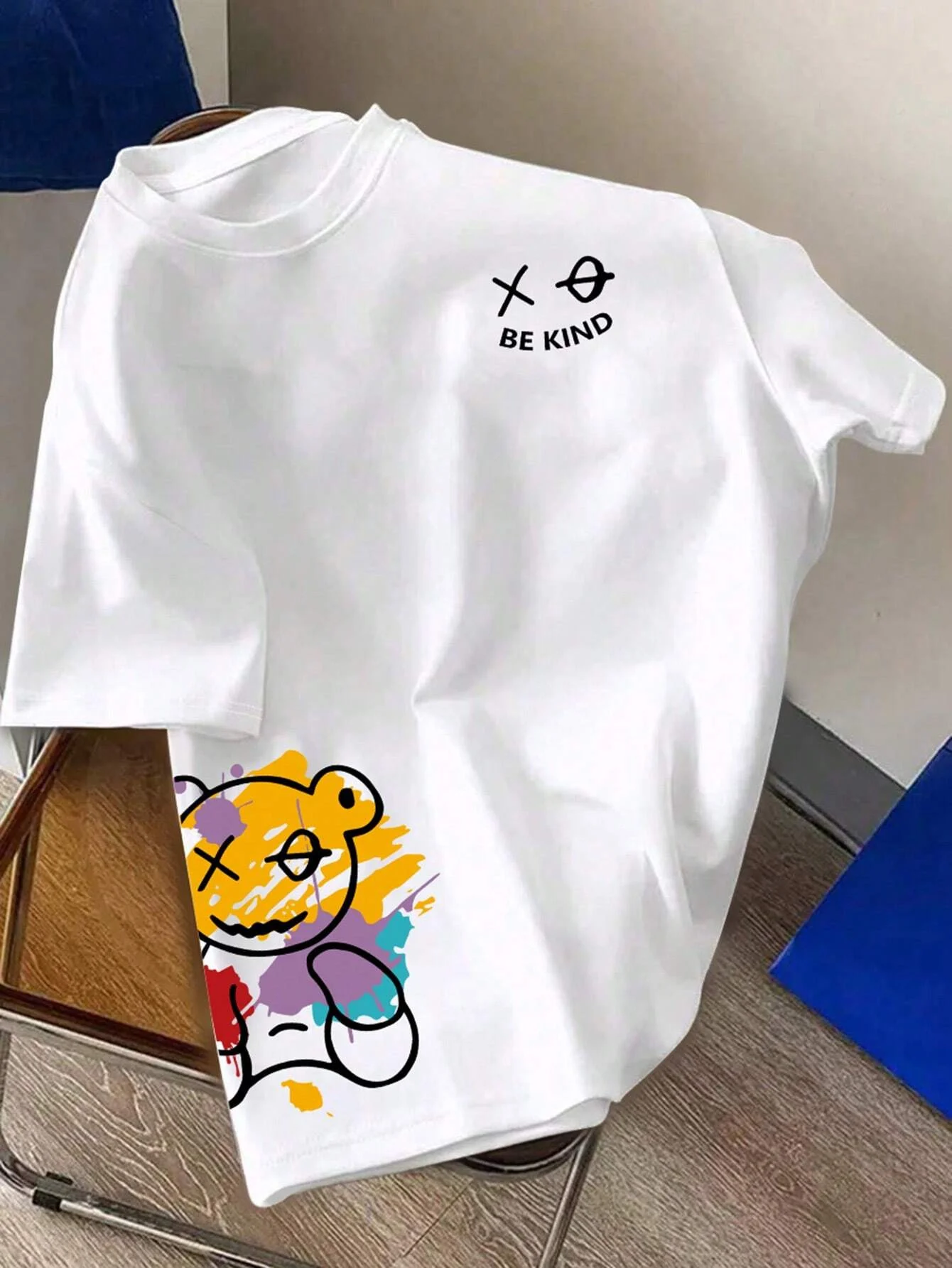 남성용 100% 순면 여름 루즈 사이즈 BE KIND 편지 만화 프린트 캐주얼 편안한 라운드 넥 반팔 티셔츠 탑 title=남성용 100% 순면 여름 루즈 사이즈 BE KIND 편지 만화 프린트 캐주얼 편안한 라운드 넥 반팔 티셔츠 탑 