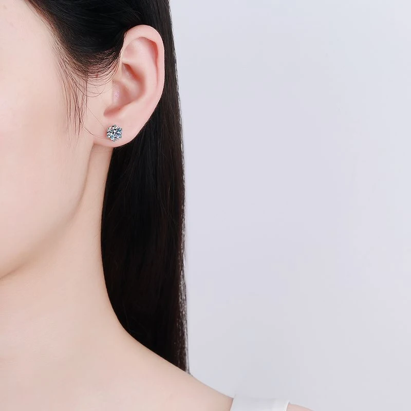 KNOBSPIN 여성용 모이사나이트 스터드 귀걸이, 18K 화이트 골드 도금 스털링 실버 D VVS1 라운드 컷 랩 다이아몬드 나사 이어 스터드