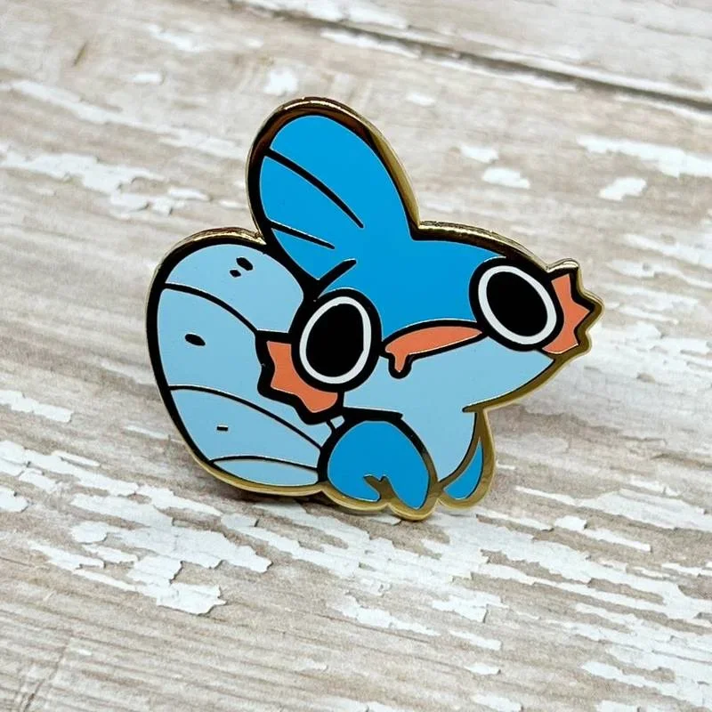 Mud Fish Mudkip 하드 에나멜 핀 - 1.5인치 귀여운 몬스터 title=Mud Fish Mudkip 하드 에나멜 핀 - 1.5인치 귀여운 몬스터 