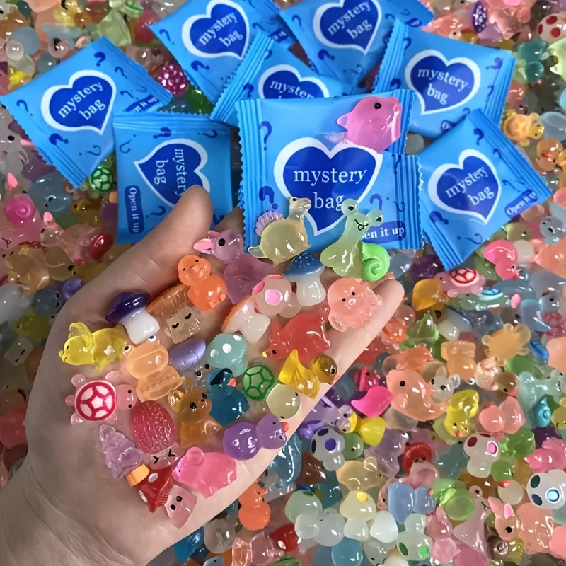 60pcs 어둠 속에서 빛나는 미니 수지 동물 및 버섯 블라인드 가방 요정 정원 장식 마이크로 풍경 생일 선물 서프라이즈 title=60pcs 어둠 속에서 빛나는 미니 수지 동물 및 버섯 블라인드 가방 요정 정원 장식 마이크로 풍경 생일 선물 서프라이즈 
