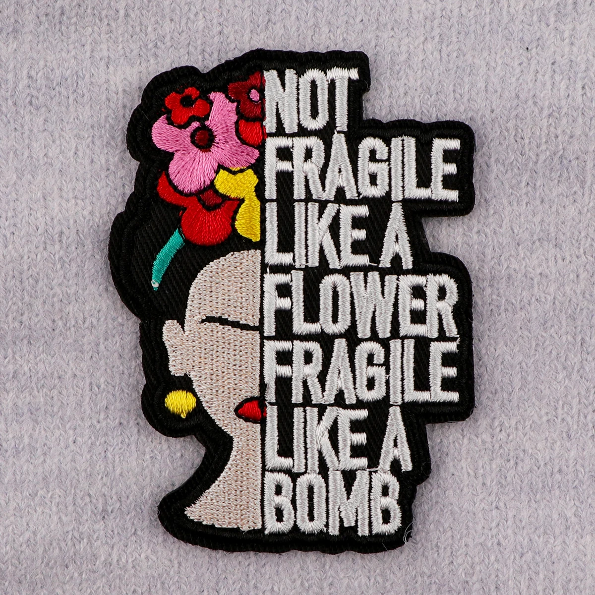 여성 전원 자수 패치는 의류에 대한 패치에 철을 인용합니다. 의류에 열 접착 패치 DIY Sew Badges