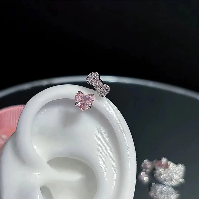 1pcs 품질 반짝 이는 크로스 지르콘 316L 스테인레스 스틸 귀 뼈 네일 Y2K 스타일 실버 컬러 귀걸이 여성을위한 달팽이관 액세서리
