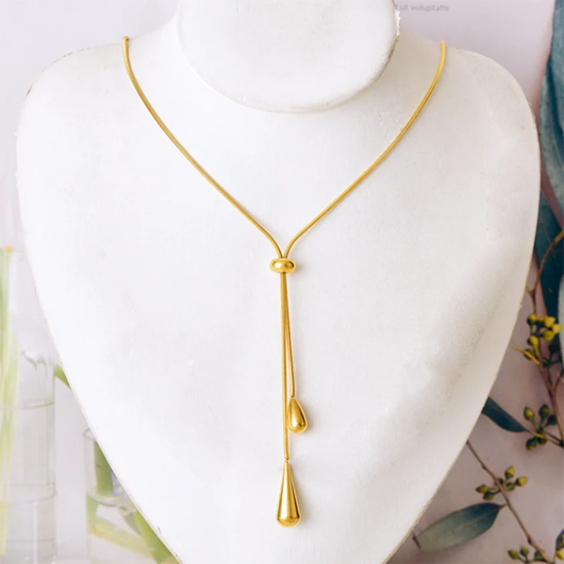 여성을위한 GANEMLY 316L 스테인레스 스틸 워터 드롭 펜던트 목걸이 유행 Drawstring 목 체인 18K 골드 도금 보석 선물