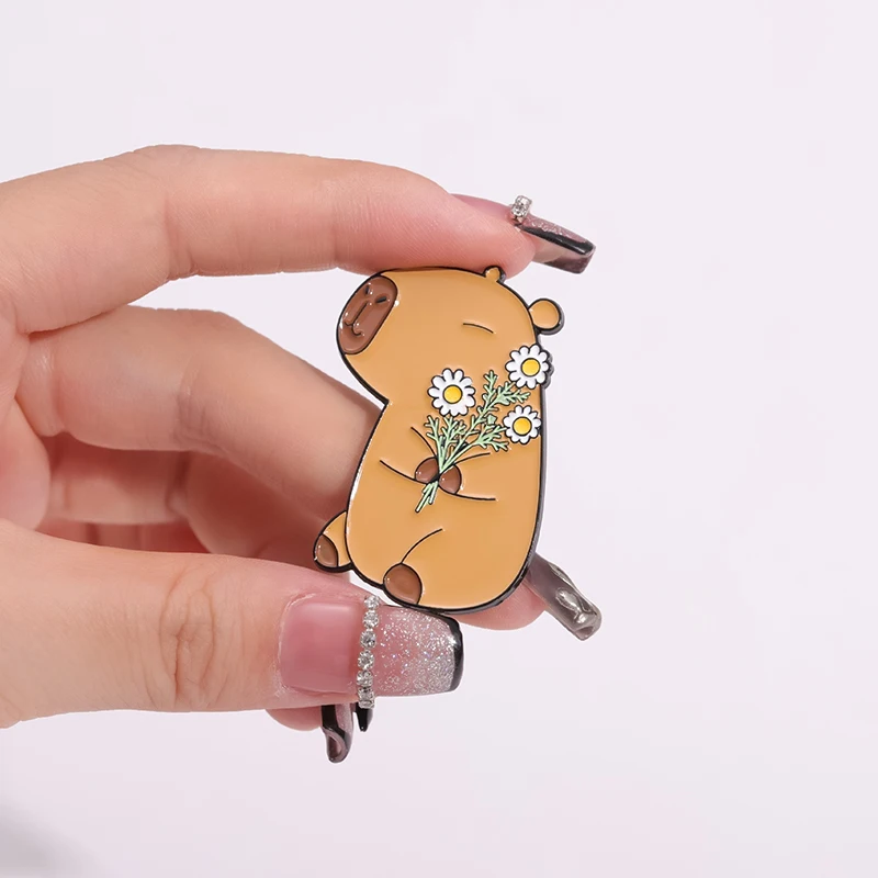 귀여운 동물 Capybara 에나멜 핀 맞춤 커플 데이트 브로치 옷깃 배지 만화 동물 쥬얼리 친구를위한 선물