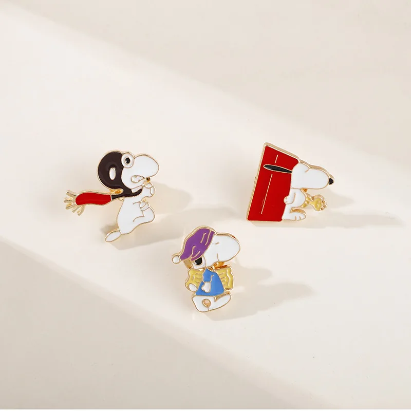 7 개/대 Kawaii 스누피 브로치 만화 애니메이션 합금 브로치 배지 학생 의류 가방 장식 성격 남성 여성 핀 Neckpin