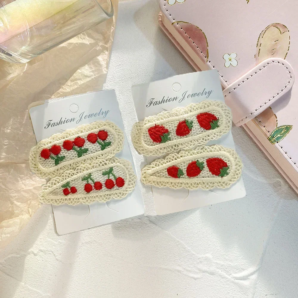 2PC 체리 딸기 중공 뜨개질 머리핀 헤어 클립 여자를위한 빈티지 크랩 클립 여자 헤어 액세서리0 title=2PC 체리 딸기 중공 뜨개질 머리핀 헤어 클립 여자를위한 빈티지 크랩 클립 여자 헤어 액세서리0 