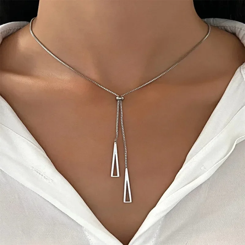 금속 스타일 실버 컬러 삼각형 펜던트 목걸이 여성을위한 유행 간단한 매력 Y Lariat 목걸이 Boho 미니멀리스트 쥬얼리 title=금속 스타일 실버 컬러 삼각형 펜던트 목걸이 여성을위한 유행 간단한 매력 Y Lariat 목걸이 Boho 미니멀리스트 쥬얼리 