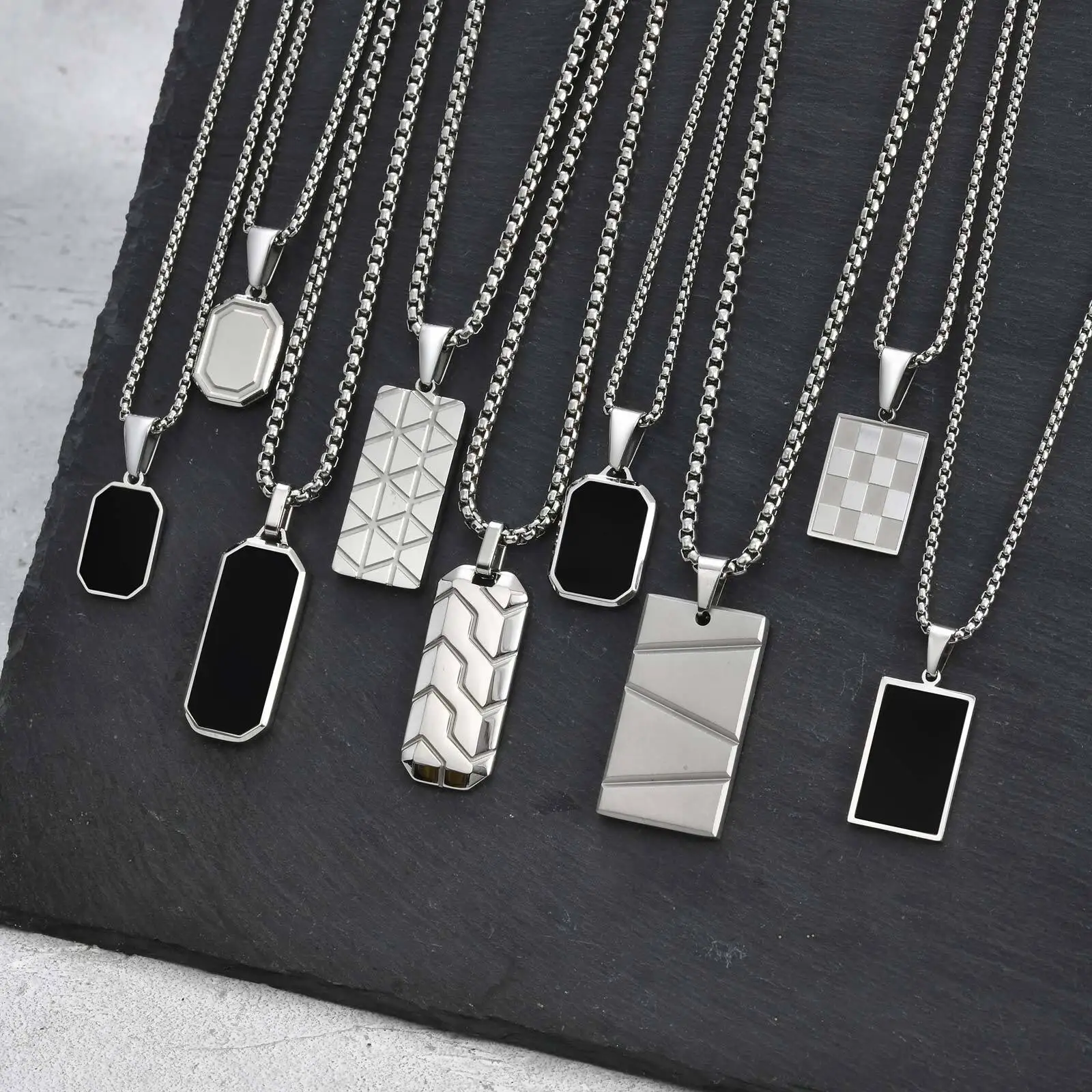 남자 소년을위한 Vnox 작은 Dogtags 펜던트 목걸이, 블랙 실버 컬러 스테인레스 스틸 군사 개 태그 상자 체인 선물 그에게 title=남자 소년을위한 Vnox 작은 Dogtags 펜던트 목걸이, 블랙 실버 컬러 스테인레스 스틸 군사 개 태그 상자 체인 선물 그에게 